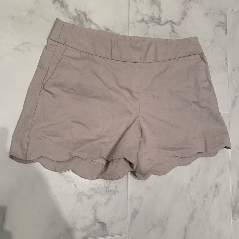 Scalloped Edge Khaki shorts